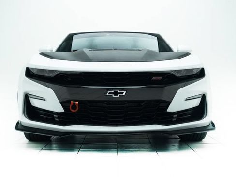 Used 2019 Chevrolet Camaro SS RWD image 6
