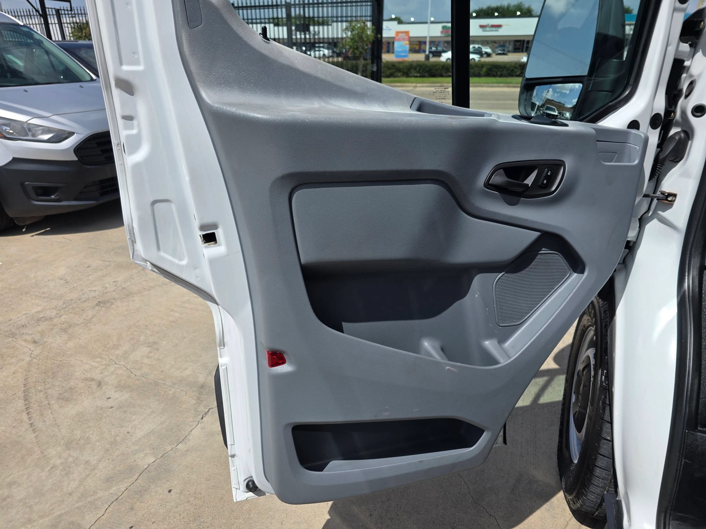 Used 2018 Ford Transit 350 XL RWD image 18