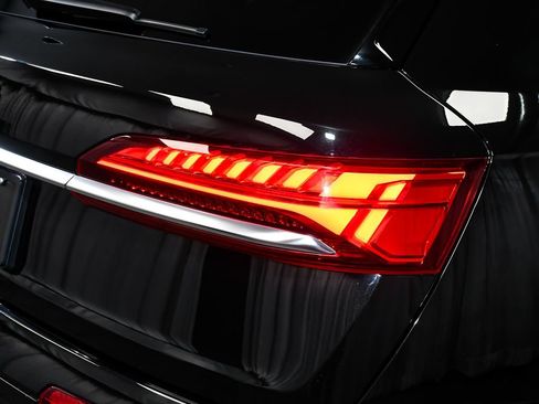 Used 2025 Audi Q7 3.0T Premium w/ Convenience Package AWD/4WD image 92