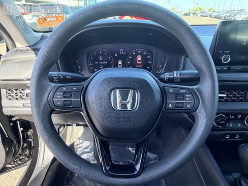 Used 2023 Honda Accord EX image 19