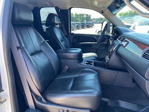 Used 2011 Chevrolet Silverado 2500 LTZ w/ LTZ Plus Package AWD/4WD image 12