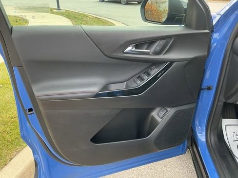 Used 2025 Chevrolet Equinox RS image 12