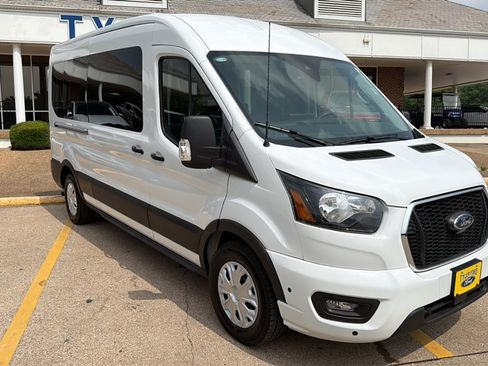 Used 2025 Ford Transit 350 XLT RWD image 2