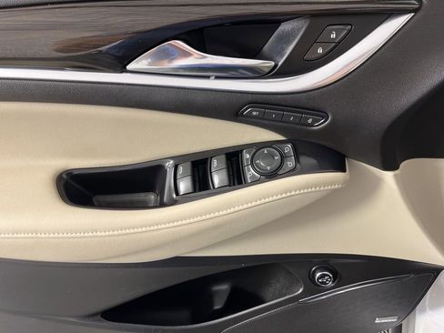 Used 2018 Buick Enclave Premium image 29