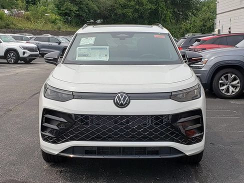 New 2026 Volkswagen Tiguan SE R-Line AWD/4WD image 5