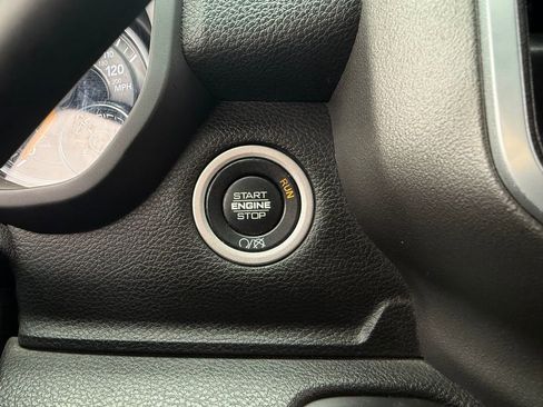 Used 2021 RAM 2500 Big Horn image 27