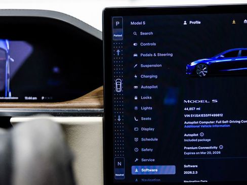 Used 2023 Tesla Model S Standard Range image 24