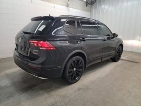 Used 2021 Volkswagen Tiguan SE R-Line AWD/4WD image 3