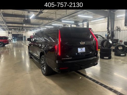 Used 2022 Cadillac Escalade ESV Sport image 4