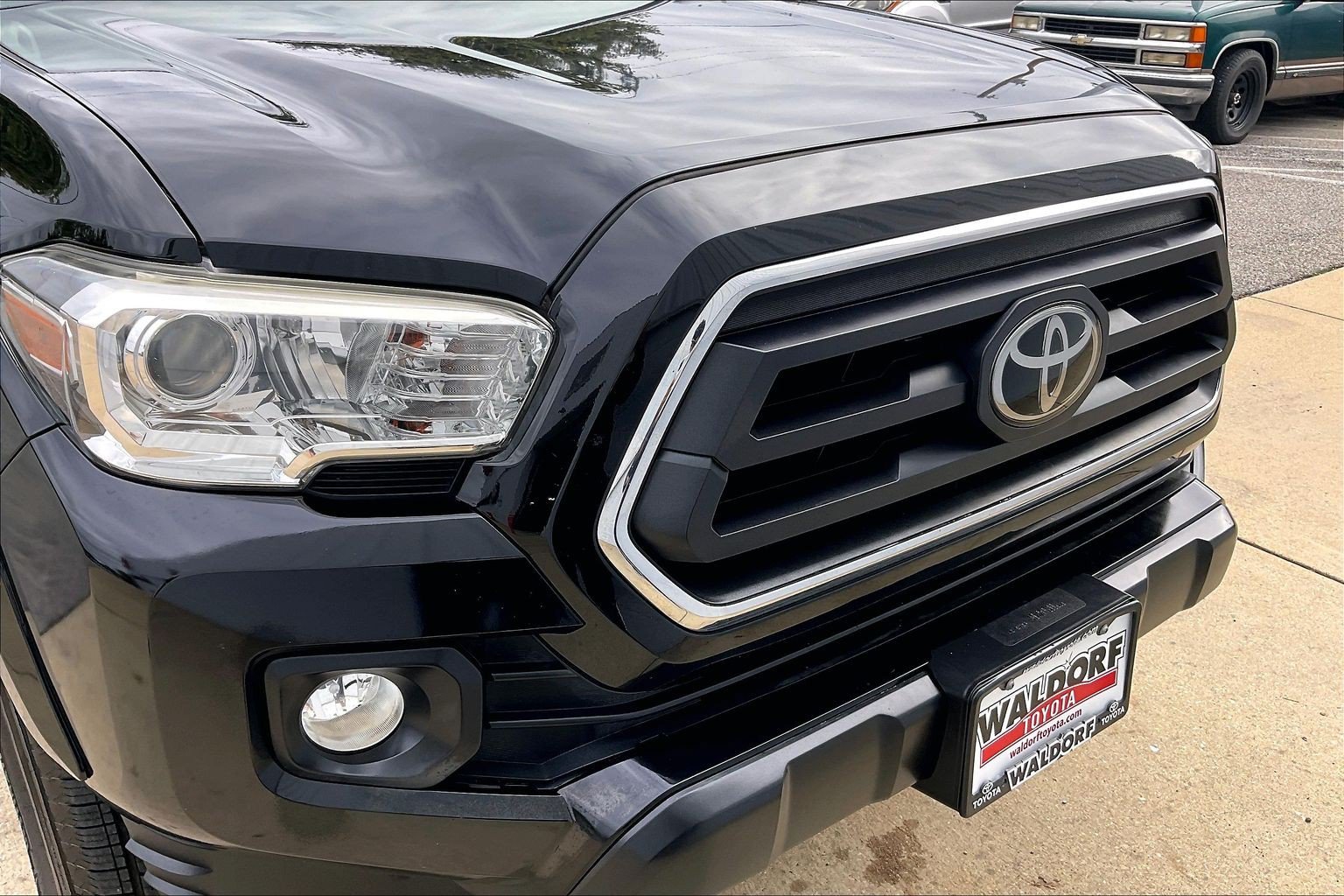 Used 2020 Toyota Tacoma SR5 AWD/4WD image 34