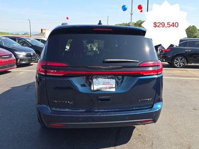 Used 2025 Chrysler Pacifica Limited