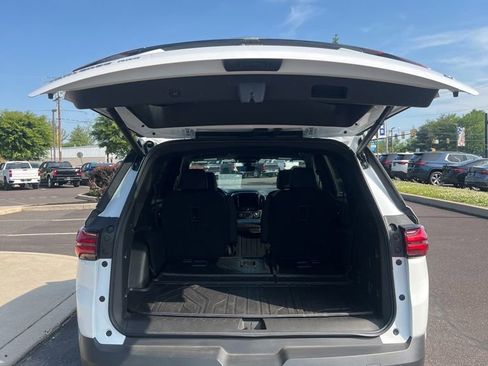Certified 2023 Chevrolet Traverse LT w/ LT Premium Package AWD/4WD image 19