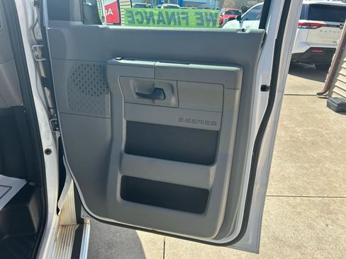 Used 2013 Ford E-250 and Econoline 250 w/ PWR Group image 15