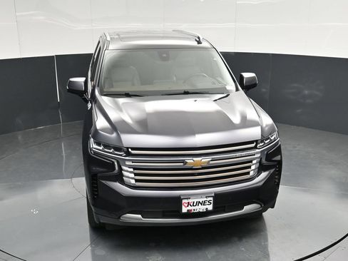 Used 2022 Chevrolet Tahoe High Country w/ Premium Package 2 AWD/4WD image 49