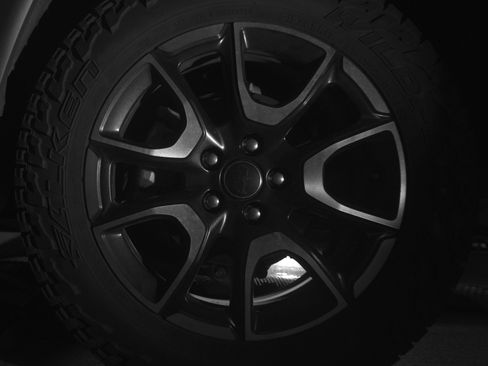Used 2025 Jeep Compass Trailhawk AWD/4WD image 14