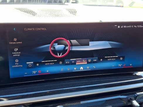 Used 2025 BMW X7 xDrive40i w/ M Sport Package image 19