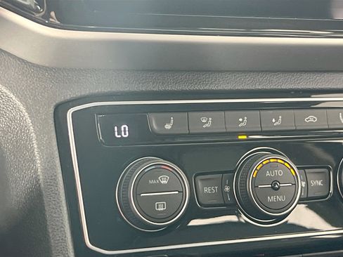 Used 2022 Volkswagen Atlas SE image 19