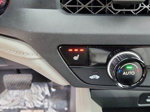 Certified 2025 Honda Accord SE image 13