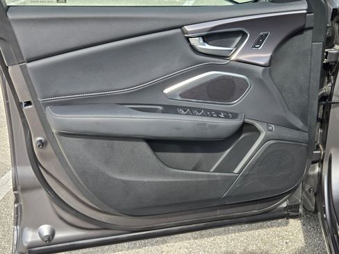 Used 2025 Acura RDX SH-AWD image 11