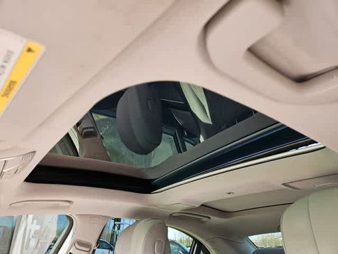 Used 2016 Mercedes-Benz S 550 Sedan image 17