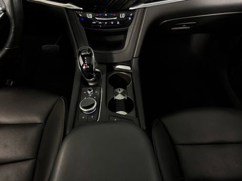 Used 2024 Cadillac XT6 Premium Luxury image 12
