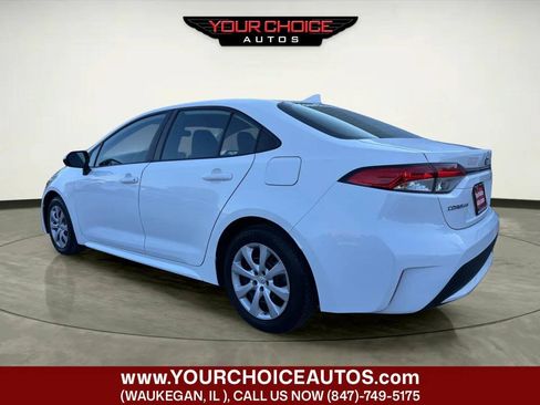 Used 2021 Toyota Corolla LE FWD image 3