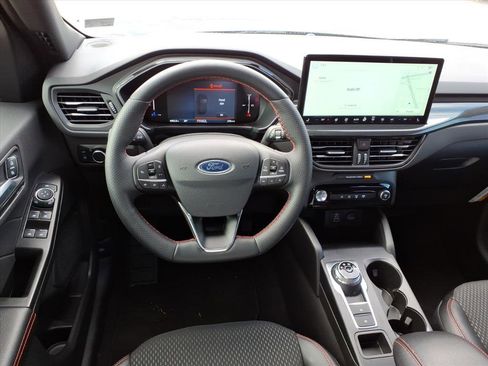 Used 2025 Ford Escape ST-Line w/ Equipment Group 301A image 6