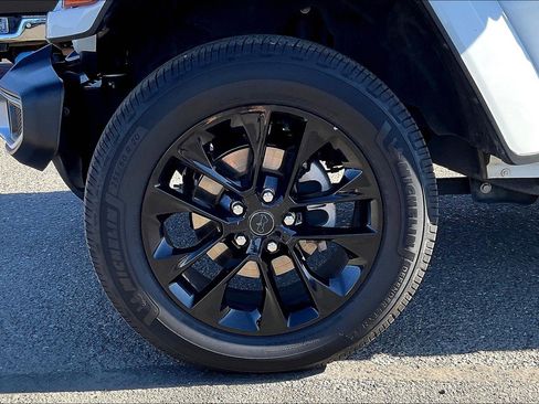 Used 2024 Jeep Wrangler Unlimited Sahara image 8