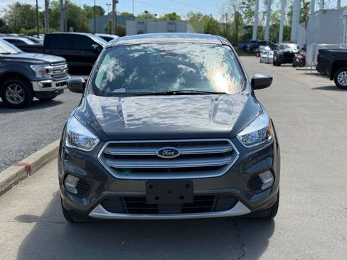 Used 2019 Ford Escape SE FWD image 3