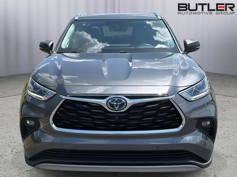 Used 2022 Toyota Highlander Platinum AWD/4WD image 9