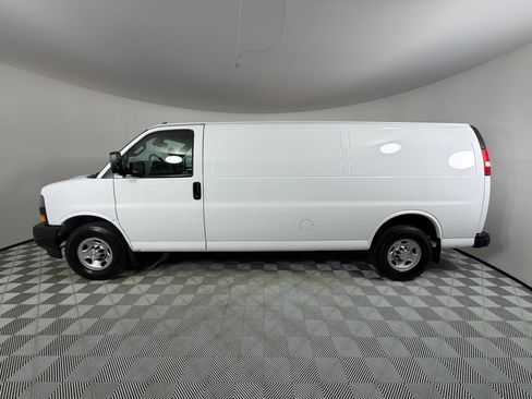 Used 2019 Chevrolet Express 3500 Extended w/ Driver Convenience Package RWD image 5