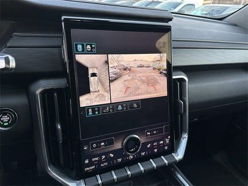 Used 2025 GMC Acadia Elevation image 24