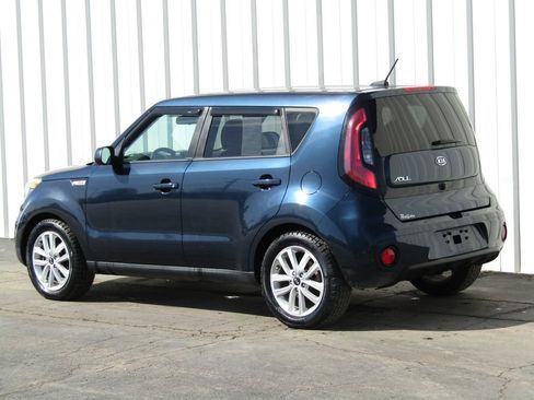 Used 2018 Kia Soul + image 8