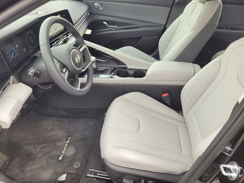 New 2026 Hyundai Elantra Limited image 11