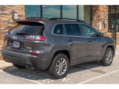 Used 2022 Jeep Cherokee Latitude Lux AWD/4WD image 3
