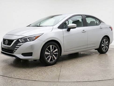 Used 2025 Nissan Versa SV FWD image 3
