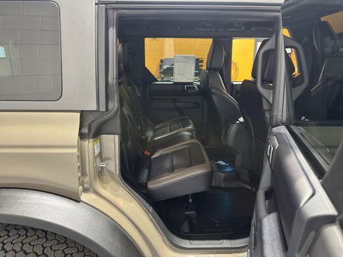 Used 2025 Ford Bronco Outer Banks w/ Sasquatch Package image 19