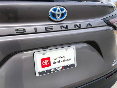 Used 2024 Toyota Sienna XLE image 9