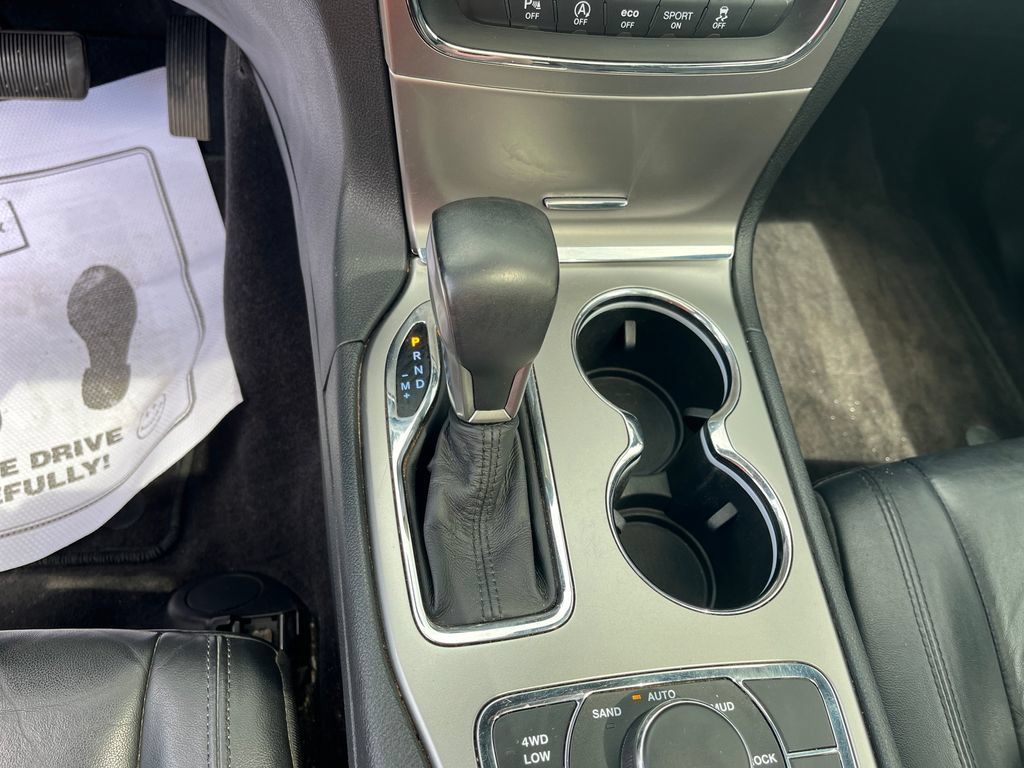 Used 2018 Jeep Grand Cherokee Limited AWD/4WD image 25