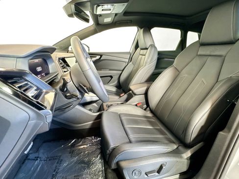 Used 2025 Audi Q4 e-tron Prestige w/ Sport Package image 19