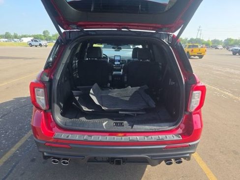 Used 2023 Ford Explorer ST w/ Equipment Group 401A AWD/4WD image 17