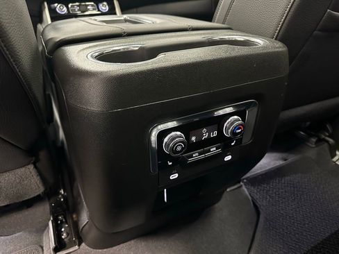 Used 2023 GMC Yukon XL Denali AWD/4WD image 47