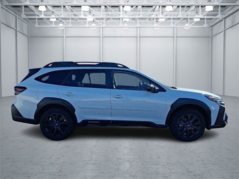 Used 2023 Subaru Outback Onyx Edition image 4