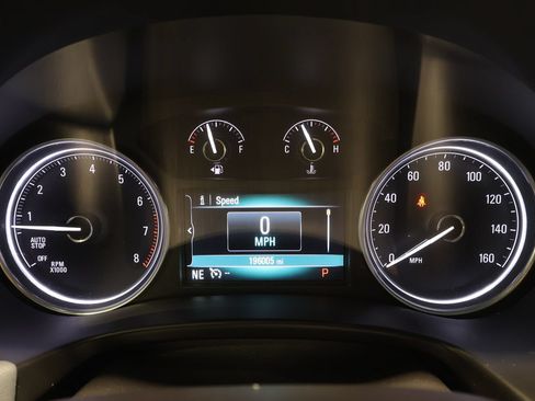 Used 2019 Buick Enclave Essence FWD image 8
