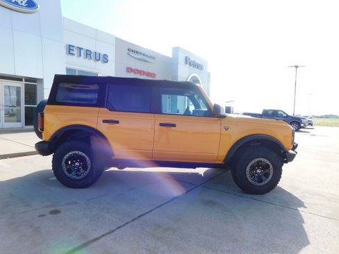 Used 2021 Ford Bronco Badlands image 7