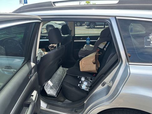 Used 2014 Subaru Outback 2.5i AWD/4WD image 16