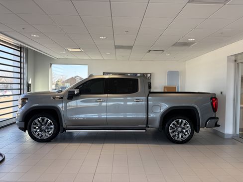 Used 2025 GMC Sierra 1500 Denali image 2