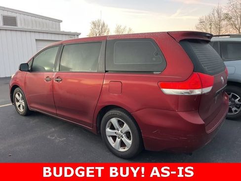 Used 2014 Toyota Sienna L image 3