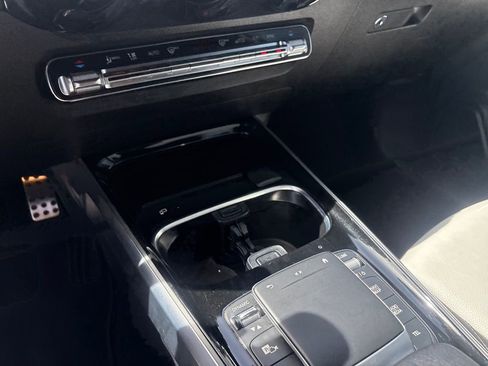 Used 2021 Mercedes-Benz GLB 250 GLB 250 image 21