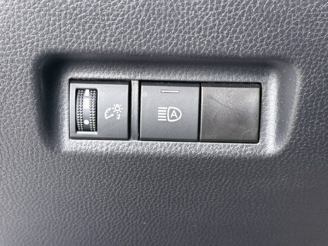 Used 2025 Toyota RAV4 XLE FWD image 24